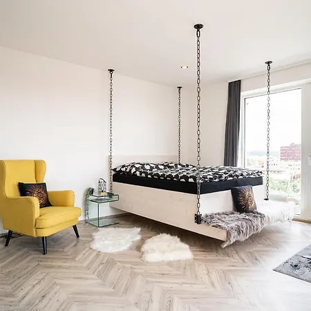 Zeppelin Studio With An Industrial View - Brno