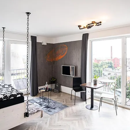 Zeppelin Studio With An Industrial View - 아파트 *